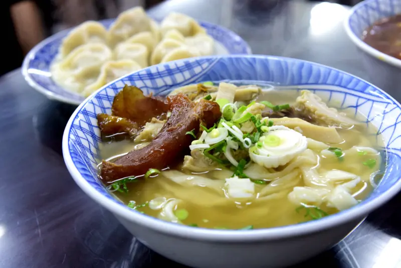 西門 ‧ 清真黃牛肉麵│飄香六十年的傳統黃牛牛肉麵 ‧ 中正區 ‧ 台北車站