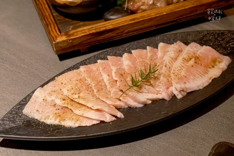 台中南屯｜質感燒肉新開幕！試營運9折再送大蝦海鮮粥、松葉蟹壽