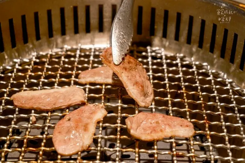 台中南屯｜質感燒肉新開幕！試營運9折再送大蝦海鮮粥、松葉蟹壽