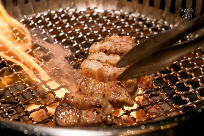 台中南屯｜質感燒肉新開幕！試營運9折再送大蝦海鮮粥、松葉蟹壽