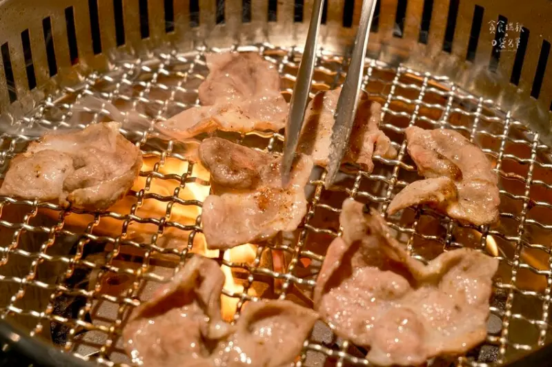 台中南屯｜質感燒肉新開幕！試營運9折再送大蝦海鮮粥、松葉蟹壽