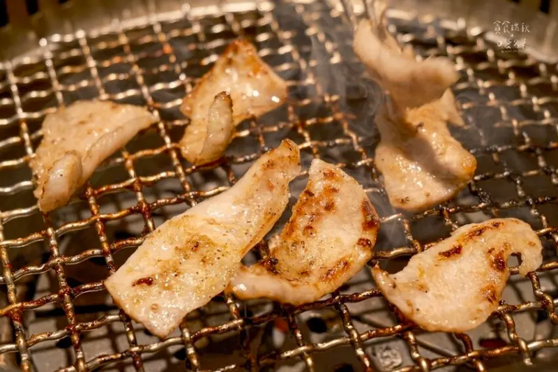 台中南屯｜質感燒肉新開幕！試營運9折再送大蝦海鮮粥、松葉蟹壽