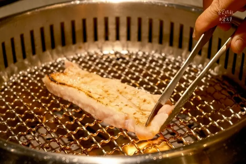 台中南屯｜質感燒肉新開幕！試營運9折再送大蝦海鮮粥、松葉蟹壽