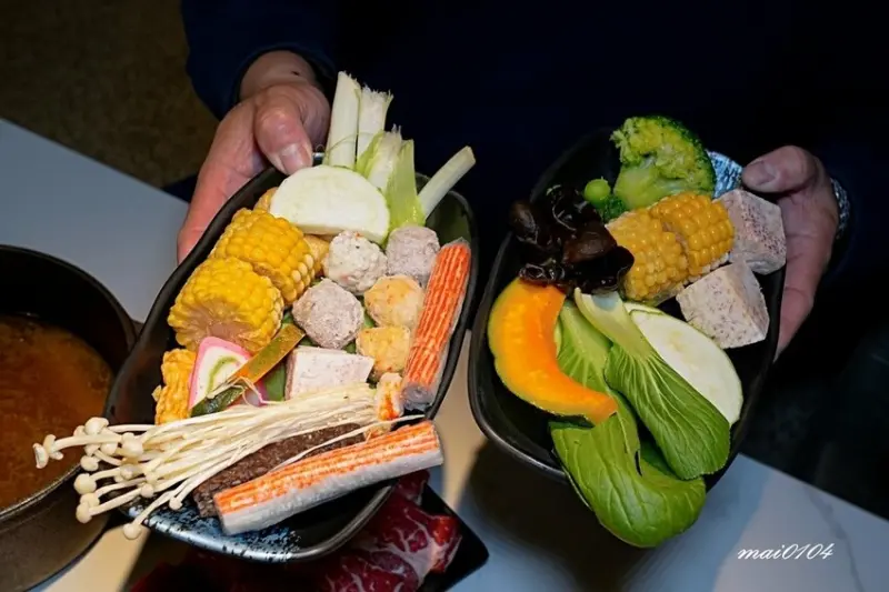 楊梅鍋物｜砸鍋火鍋專賣店～肉品、海鮮自由搭配，白飯、滷肉燥、