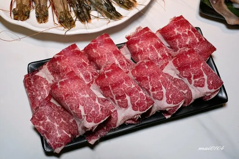 楊梅鍋物｜砸鍋火鍋專賣店～肉品、海鮮自由搭配，白飯、滷肉燥、