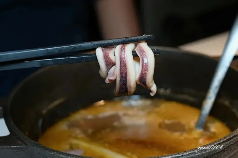 楊梅鍋物｜砸鍋火鍋專賣店～肉品、海鮮自由搭配，白飯、滷肉燥、