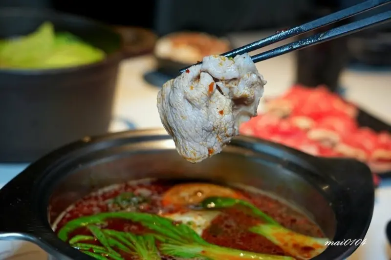 楊梅鍋物｜砸鍋火鍋專賣店～肉品、海鮮自由搭配，白飯、滷肉燥、