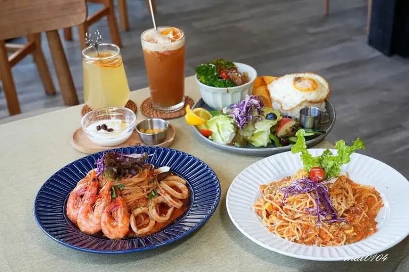 桃園平鎮美食｜鹿途咖啡LU•TU～充滿綠色植栽的早午餐、義大