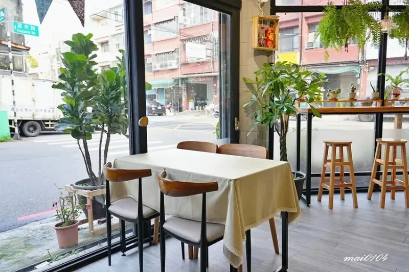 桃園平鎮美食｜鹿途咖啡LU•TU～充滿綠色植栽的早午餐、義大