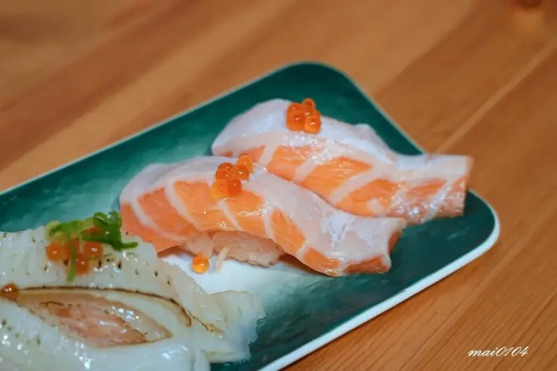 沒有招牌、隱藏在市場裡的日式料理，料多味美的味增湯免費喝到飽