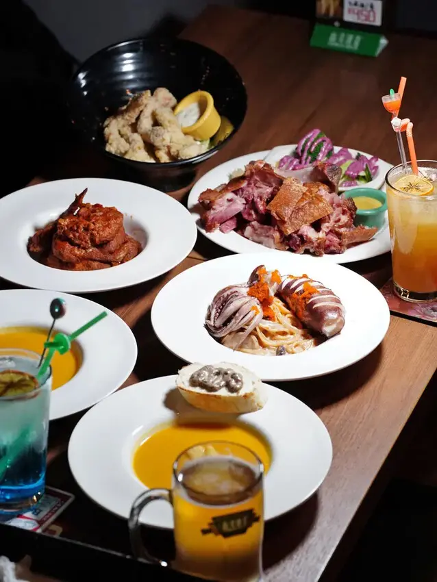 台南餐酒館【胖廚西式音樂餐廳】花襯衫狂歡駐唱生日趴│700元