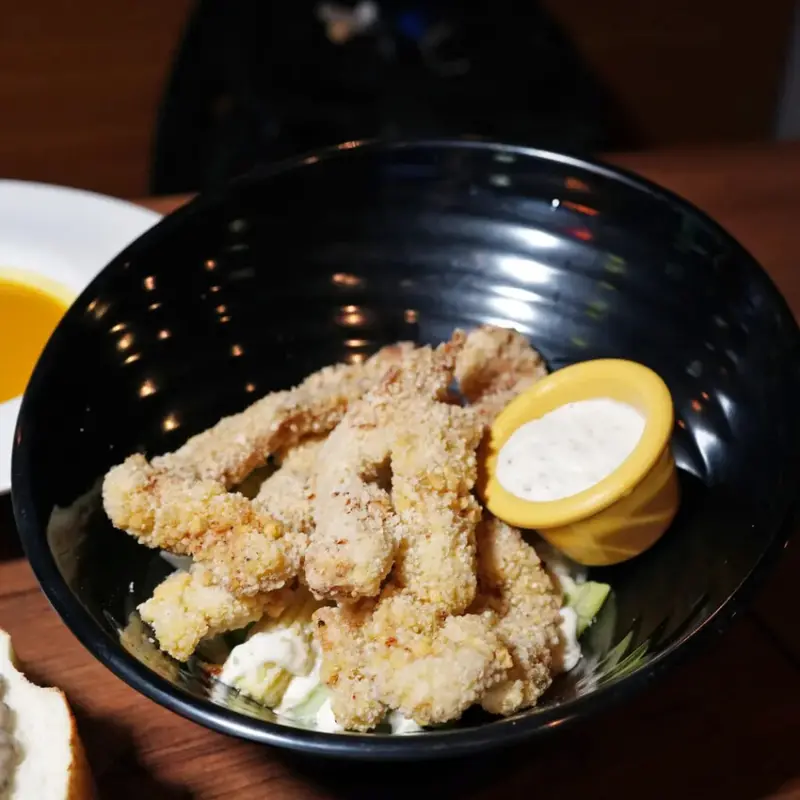 台南餐酒館【胖廚西式音樂餐廳】花襯衫狂歡駐唱生日趴│700元