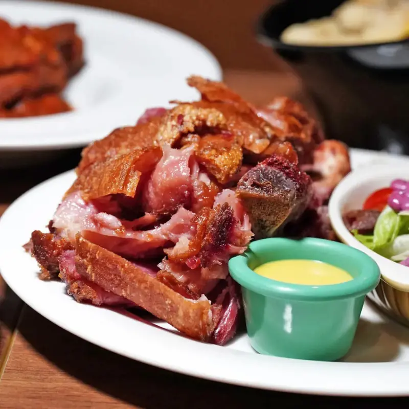 台南餐酒館【胖廚西式音樂餐廳】花襯衫狂歡駐唱生日趴│700元