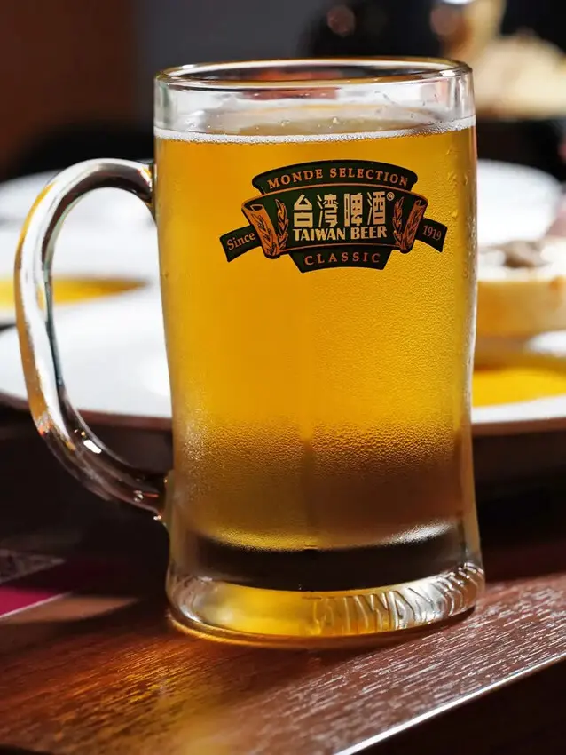 台南餐酒館【胖廚西式音樂餐廳】花襯衫狂歡駐唱生日趴│700元