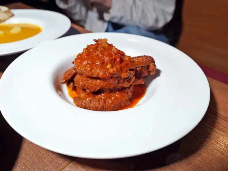 台南餐酒館【胖廚西式音樂餐廳】花襯衫狂歡駐唱生日趴│700元