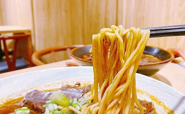 桃園牛肉麵推薦│集英會牛肉麵-武陵店，推宮廷麻辣牛肉麵，涼拌魚皮│桃園美食推薦-32.jpg