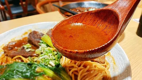 桃園牛肉麵推薦│集英會牛肉麵-武陵店，推宮廷麻辣牛肉麵，涼拌魚皮│桃園美食推薦-35.jpg