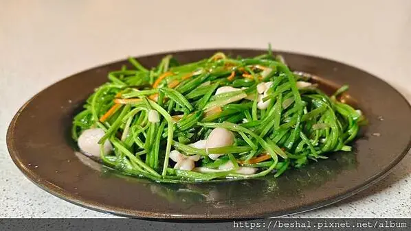 📍【在地人領路】朋友狂推不是沒原因！基隆「海之鄉」生魚片、臭