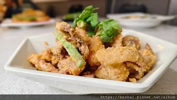 📍【在地人領路】朋友狂推不是沒原因！基隆「海之鄉」生魚片、臭