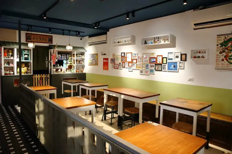 浪花丸かき氷 宜蘭本店，招牌彩色小熊刨冰和藍色富士山冰，可愛