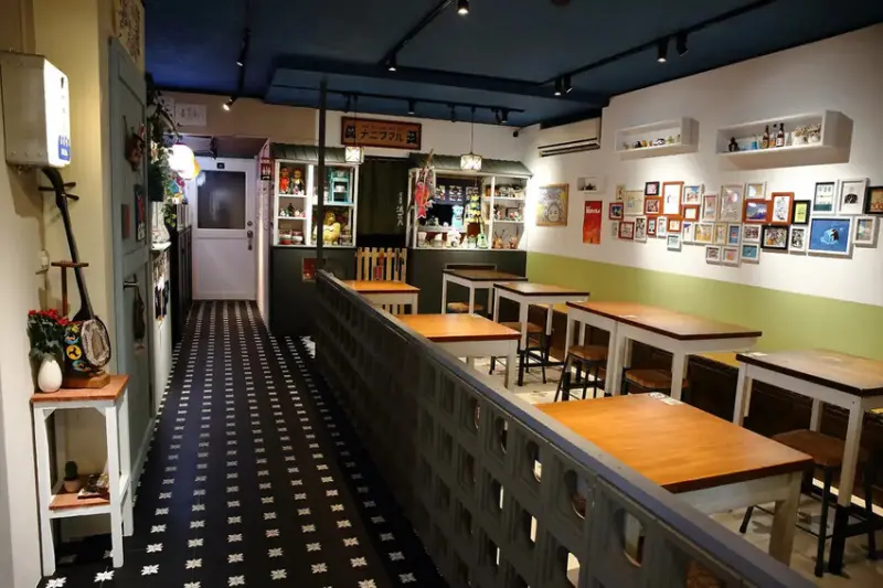 浪花丸かき氷 宜蘭本店，招牌彩色小熊刨冰和藍色富士山冰，可愛