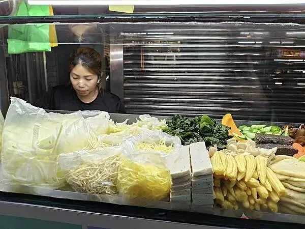 新北鶯歌不吃不可鹹水鷄南雅店~青菜~鹹水鷄~麻辣鷄~幸福的青