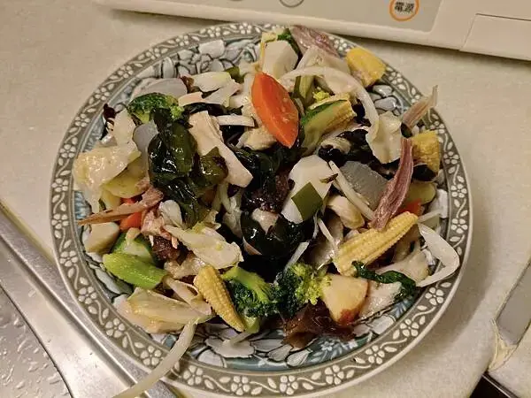 新北鶯歌不吃不可鹹水鷄南雅店~青菜~鹹水鷄~麻辣鷄~幸福的青