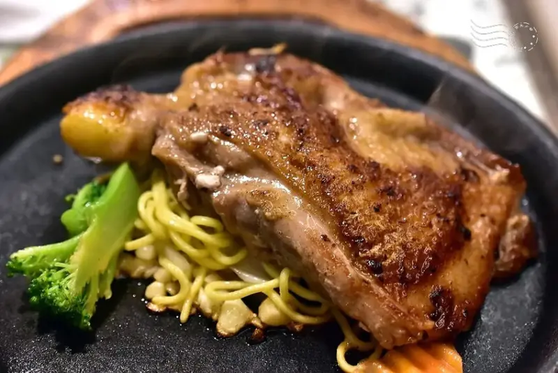 夯尼夯牛排中壢店:雞腿排