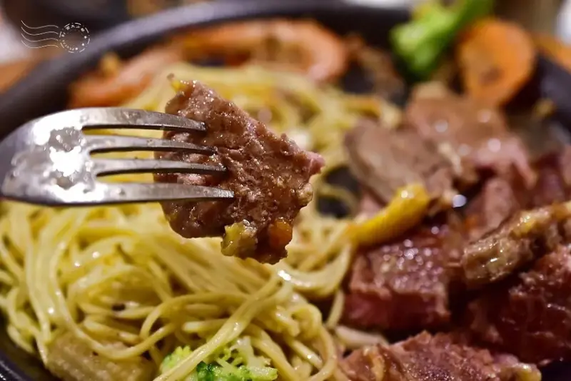 夯尼夯牛排中壢店:牛排