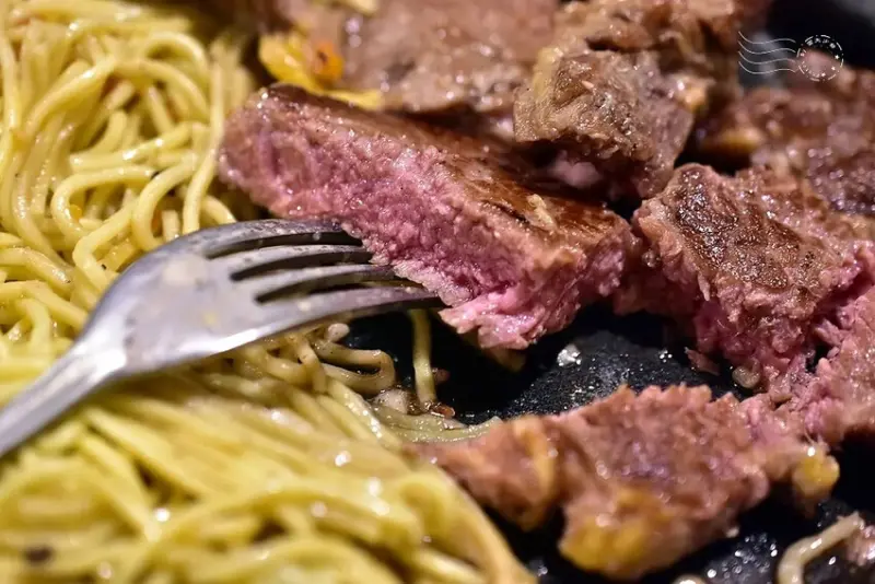 夯尼夯牛排中壢店:牛排