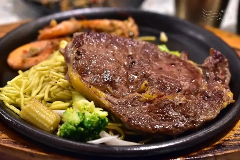 夯尼夯牛排中壢店:牛排