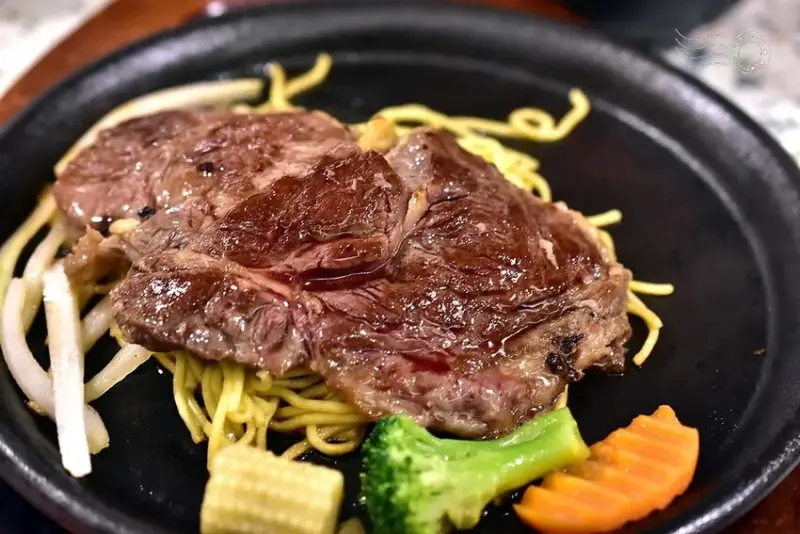 夯尼夯牛排中壢店:牛排