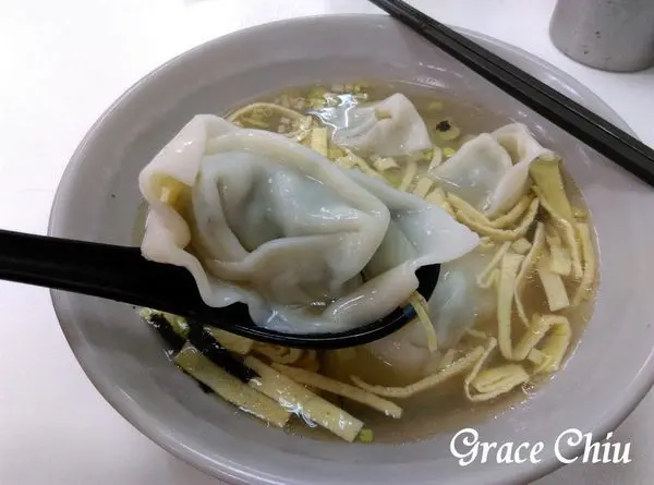 趙記菜肉餛飩大王～餛飩界的巨無霸，大粒飽滿菜香滿嘴