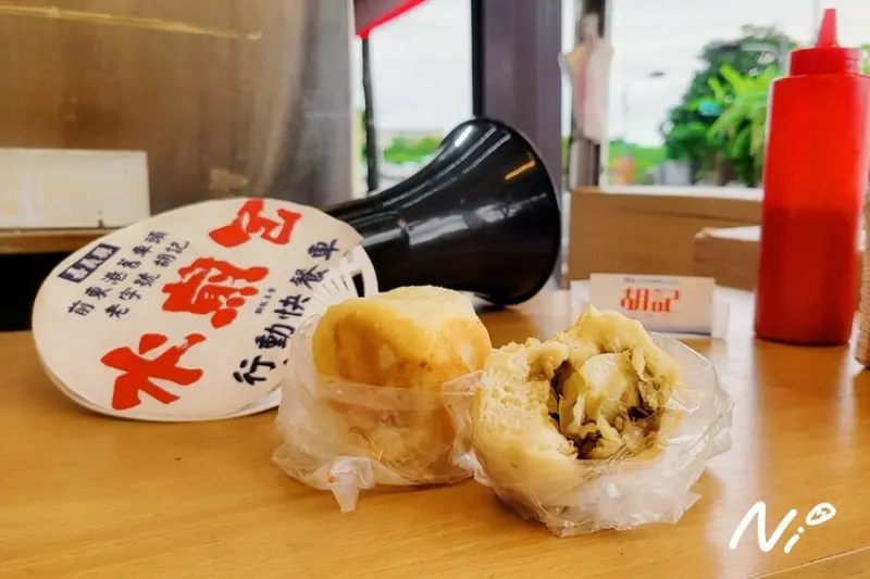[嘉義朴子]胡記水煎包 -行動餐車長庚站。現捏現煎豬肉高麗菜水煎包 #布袋東港30年老牌 #二代經營