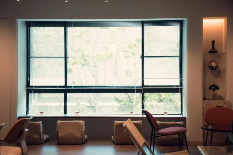 【台南 安平區】橙虎咖啡復古x現代質感空間，金桔美式太驚豔！