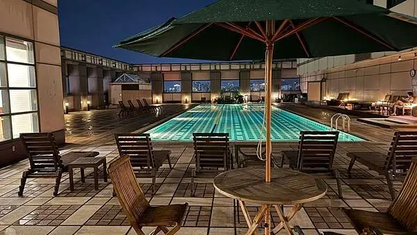 台中五星級飯店推薦【台中金典酒店12樓栢麗廳自助百匯】台中巿區絕美露天高空泳池/坐擁高空無敵百萬夜景/平價享受頂級住宿/台中度假飯店首選