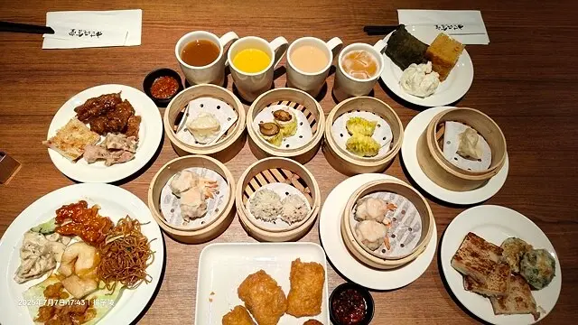 2025村民食堂廚窗港點 新莊i-Tower店，美味現點現蒸不踩雷，廚窗港點帶你懂吃道地港式點心的靈魂。