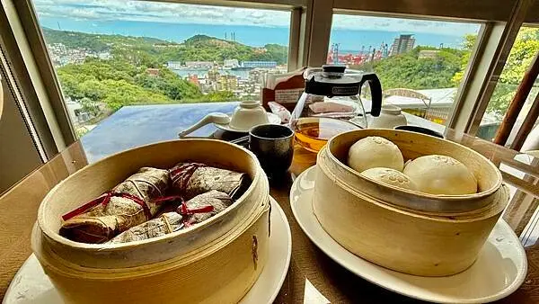 基隆景觀餐廳【群賢閣蔬食餐廳】坐擁基隆港無敵山海美景/精緻擺盤美味料理/當月壽星享九折/基隆CP值高蔬食餐廳/基隆塔遠見人文空間鳶Milvus /體驗不一樣的蔬食饗宴