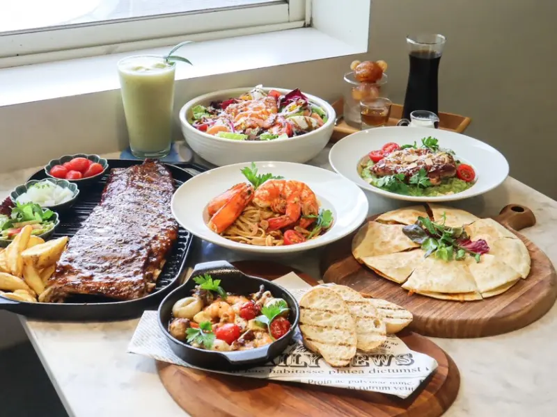 The Café By想陽明山｜美軍宿舍群最美餐廳。美式大庭院放鬆愜意。餐點全品項好吃無雷。約會聚餐推薦 – 艾瑞絲的吃貨日常