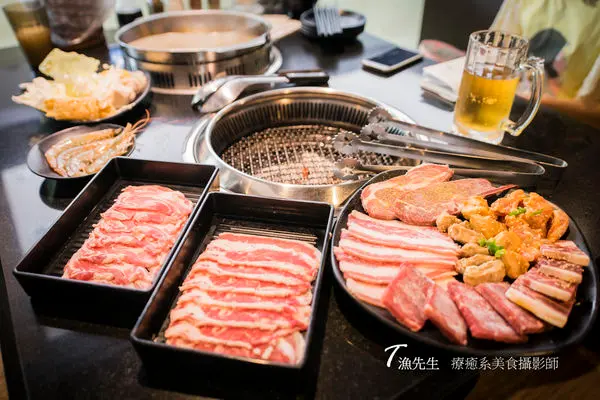 公館火鍋燒烤吃到飽【瓦崎】食材新鮮種類選擇多! 生意很好 請先訂位~啤酒無限喝!