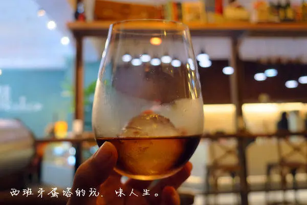 海倫咖啡(館前店)|屹立在台北街頭二十多年的咖啡香，多種咖啡飲品、美味餐點值得來品嚐～(文末有優惠喔！)