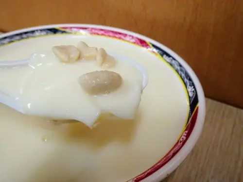 台北中正｜東門江記豆花～軟滑輕盈古早味！沁涼甦醒的市場豆花名店～