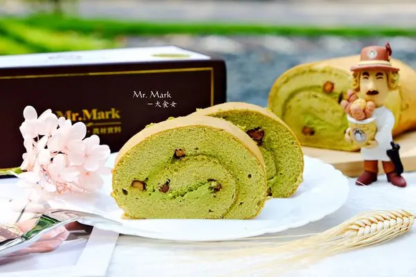 [網購宅配美食] 馬可先生-不甜膩的燕麥豆漿蛋糕捲，好適合小資女辦公室下午茶啊！xD 辦公室團購/上班族下午茶/網購宅配美食