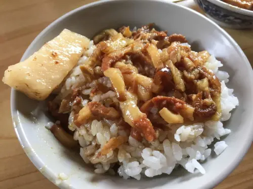 金峰魯肉飯 - 是我的舌頭跟別人不一樣嗎？