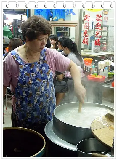 南機場夜市 美味的牛肉麵和水餃 秀昌水餃館