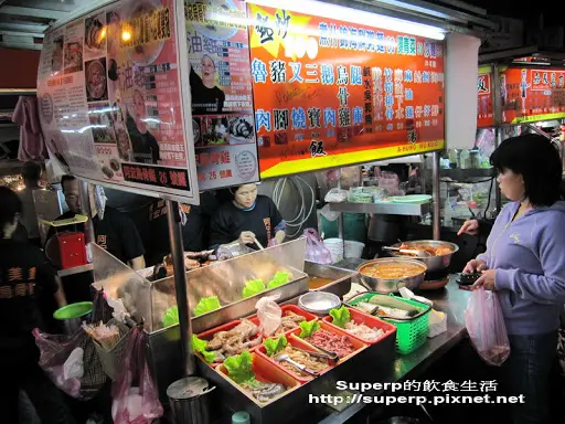 [小攤食記]雙城街的阿宏烏骨雞：實至名歸的冠軍麻油雞