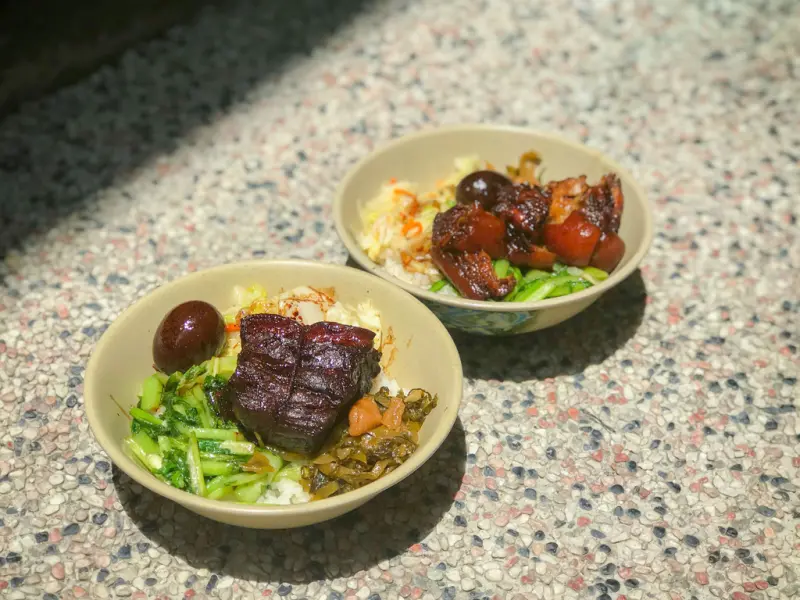 鄭記豬腳飯X魔王 台北中正區 飄香一甲子的好滋味 招牌豬腳飯 東坡肉飯 虱目魚飯 免費大骨湯不能錯過  捷運北門站 內文有店家資訊