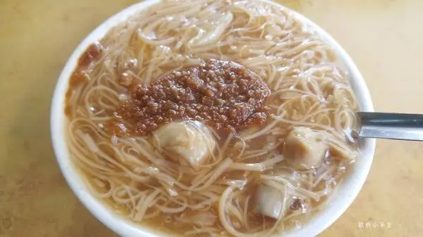 【台北小吃】同安街麵線羹，不起眼小店但要排隊，價錢親民