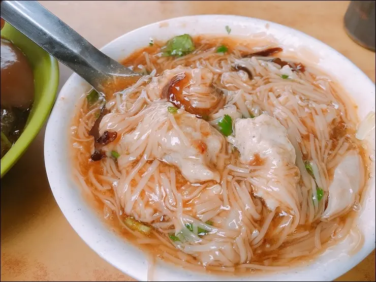 《捷運松山新店&中和新蘆線/古亭站美食》超過30年不變的好味道！同安街麵線羹&肉圓&臭豆腐，加碼紀州庵文學森林