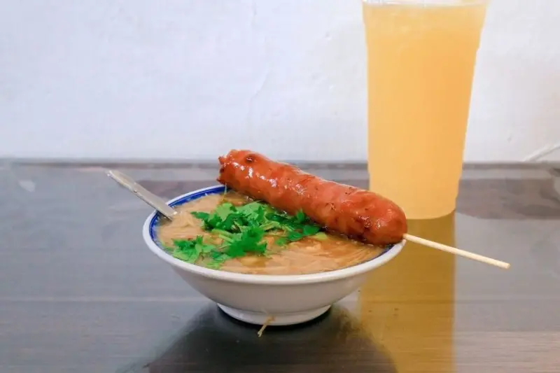 【台北古亭美食】阿桑蚵仔麵線、佳鑫金吉檸檬：泉州街三寶之二，運將最愛美食 /白鍾元街頭美食鬥士